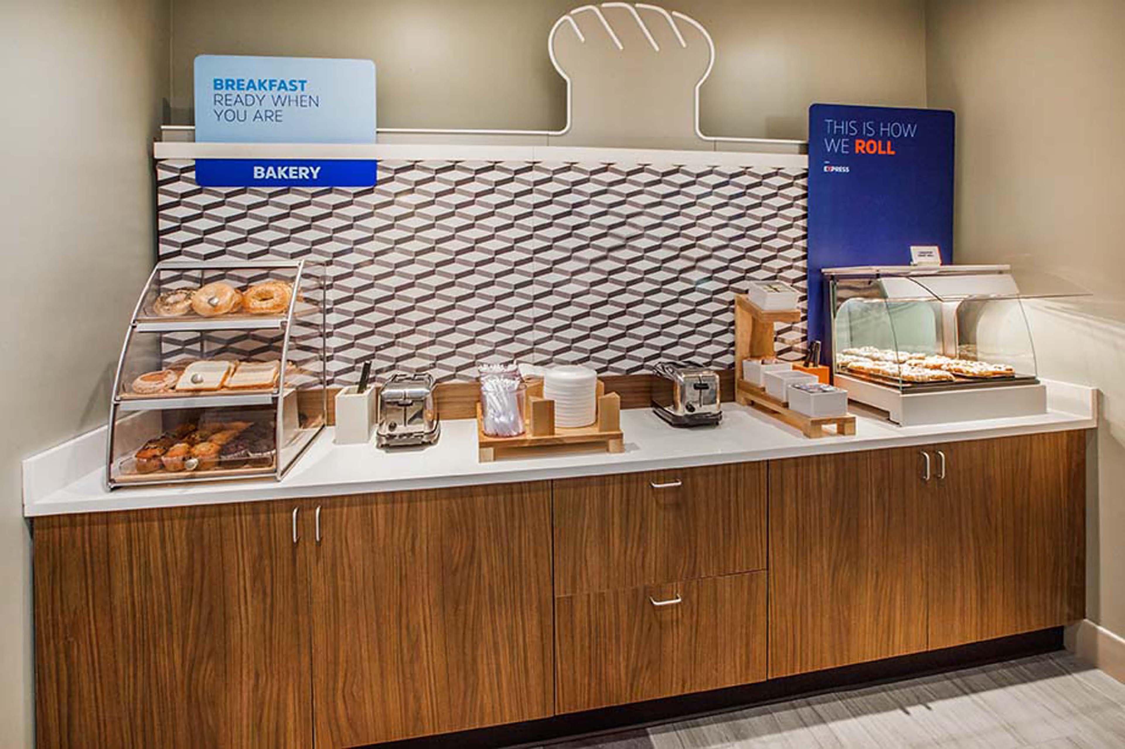 Holiday Inn Express Alpharetta - Roswell By Ihg Extérieur photo